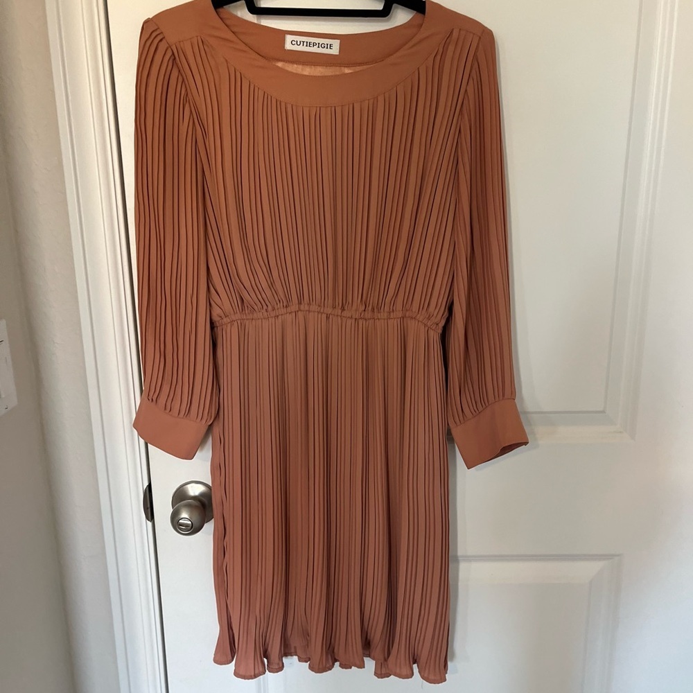 CutiePigie Pleated Dress in Peach​